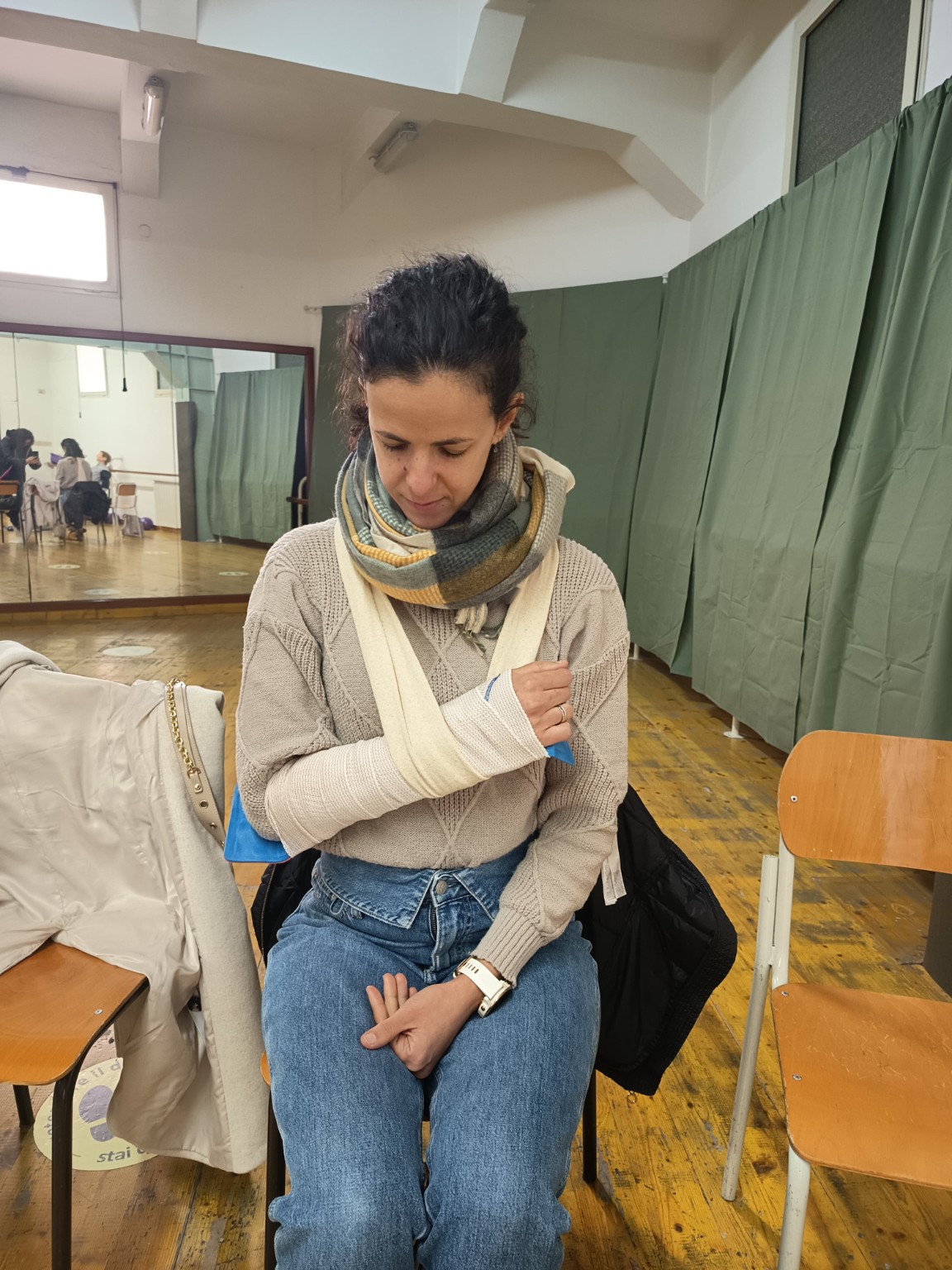 Immobilizzazione pratica di un braccio durante un corso di Primo Soccorso
